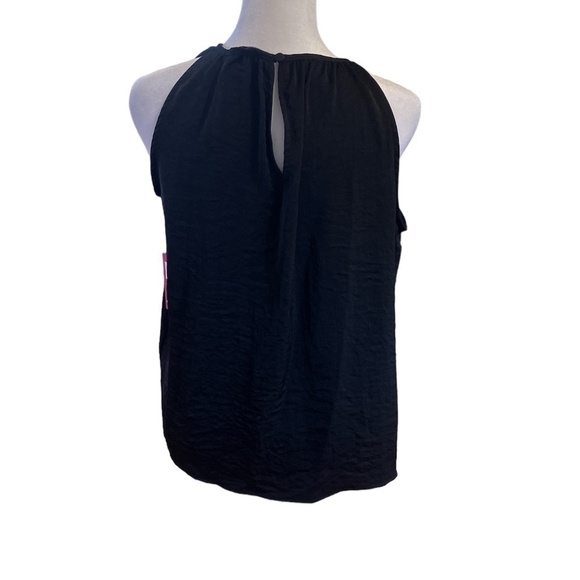 NWT Vince Camuto Halter top black with keyhole back - Picture 2 of 3
